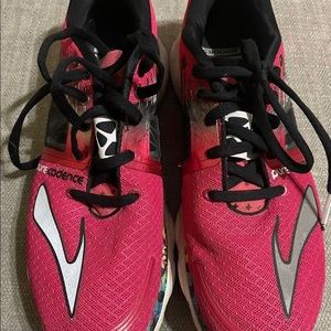 Brooks Womens Pure Cadence 4 1201751B672 Pink Running Shoes Lace Up Size 8.5